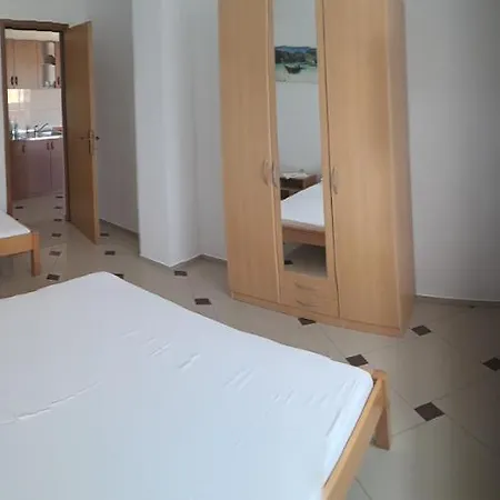 Apartmani Drage شقة